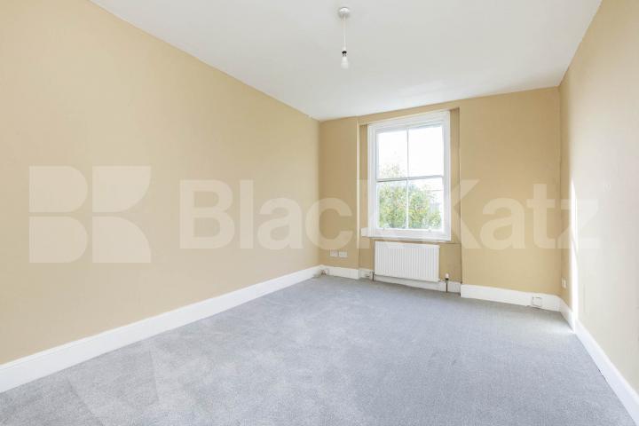 Two double bedrooms spacious lounge located within minutes from Ladbroke Grove Ladbroke Grove, Ladbroke Grove 